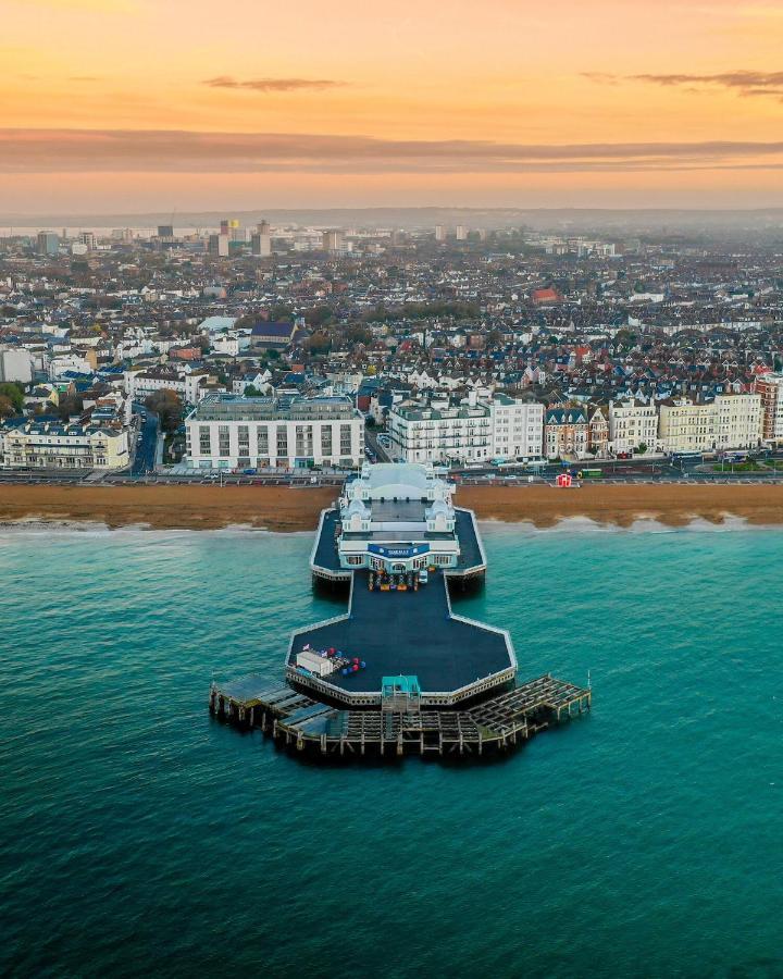 Southsea Royale Studio, James Bond, Parking, Seafront Portsmouth Exterior photo
